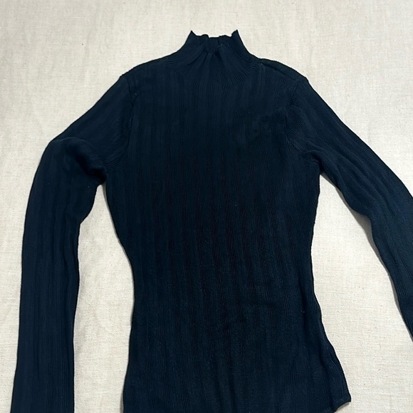 Abercrombie Long Sleeve Mockneck Wide Rib Bodysuit in Black - Picture 3 of 4